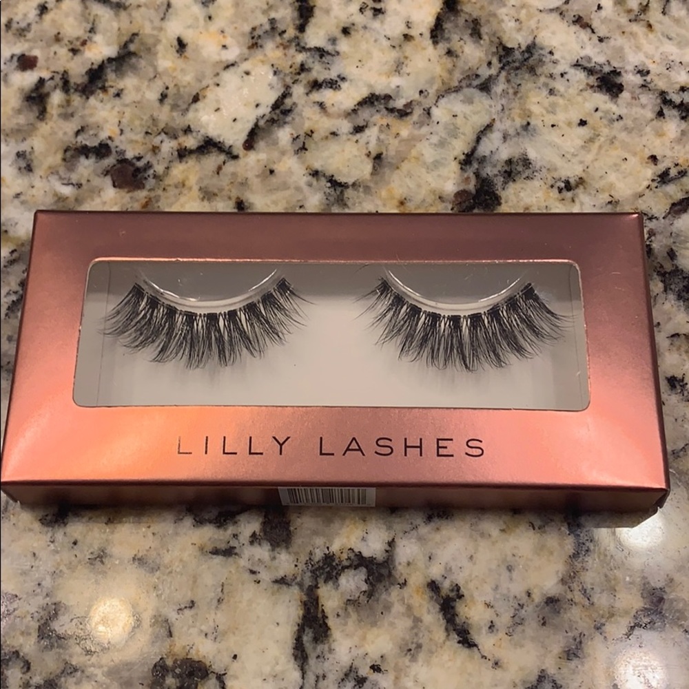 🆕❤️ Lilly Lashes Gaia Faux Mink - Brand new!